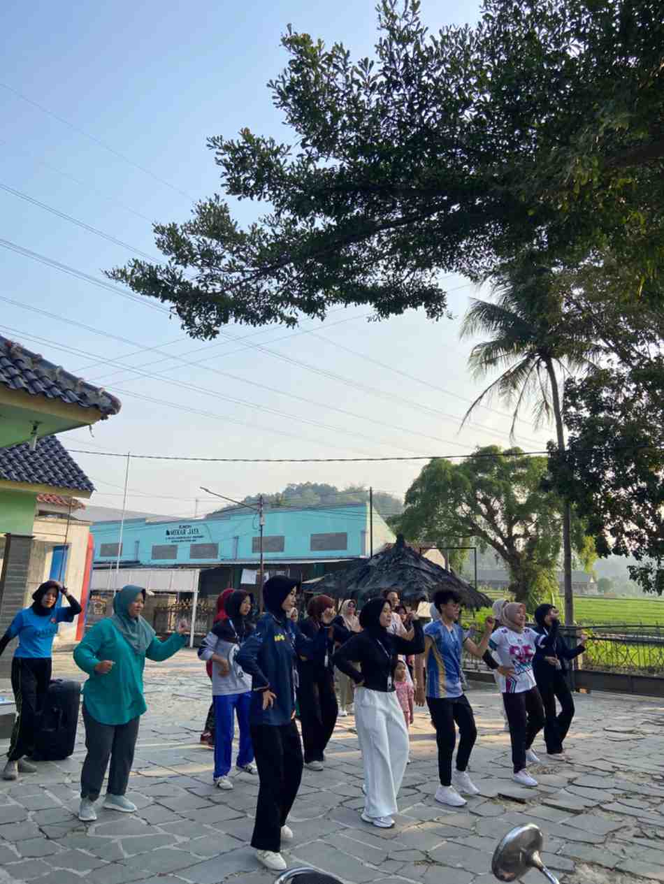 Senam bersama warga lengkong wetan